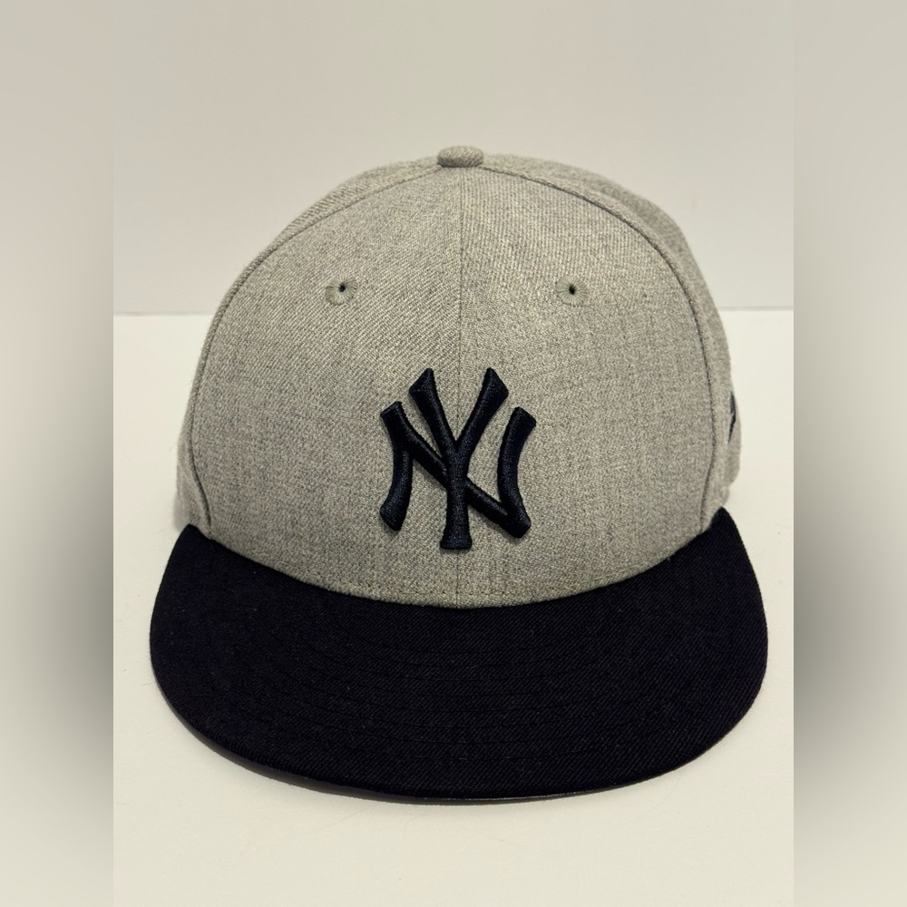 New Era 59fifty 7 1/8 New York Yankee Baseball Fitted Hat Wool Blend